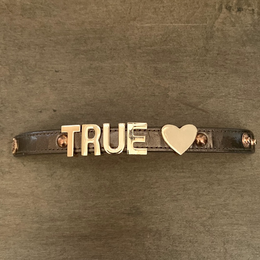 BCBG True Love bracelet - bronze patent With Gold colored Charm letters